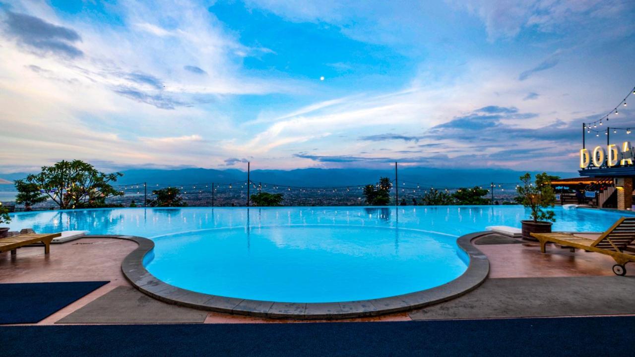 Bukit Indah Doda Hotel & Resorts 팔루 외부 사진