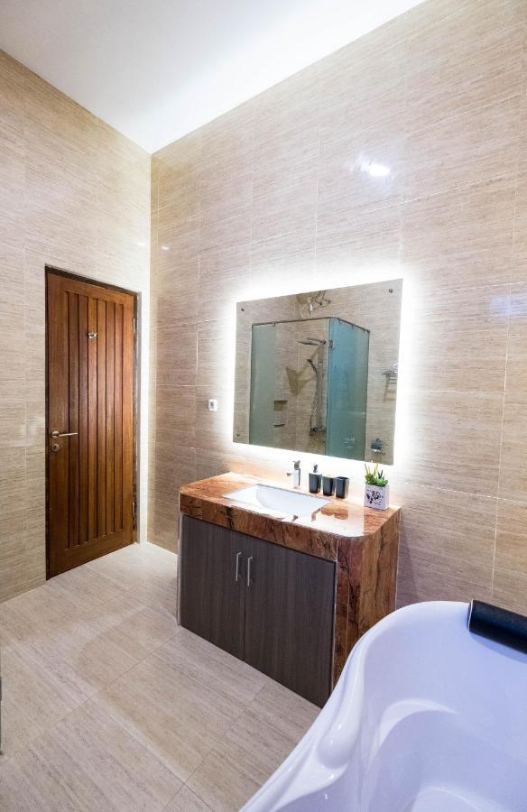 Bukit Indah Doda Hotel & Resorts 팔루 외부 사진