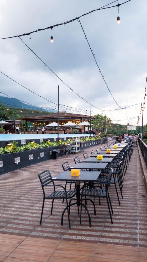 Bukit Indah Doda Hotel & Resorts 팔루 외부 사진