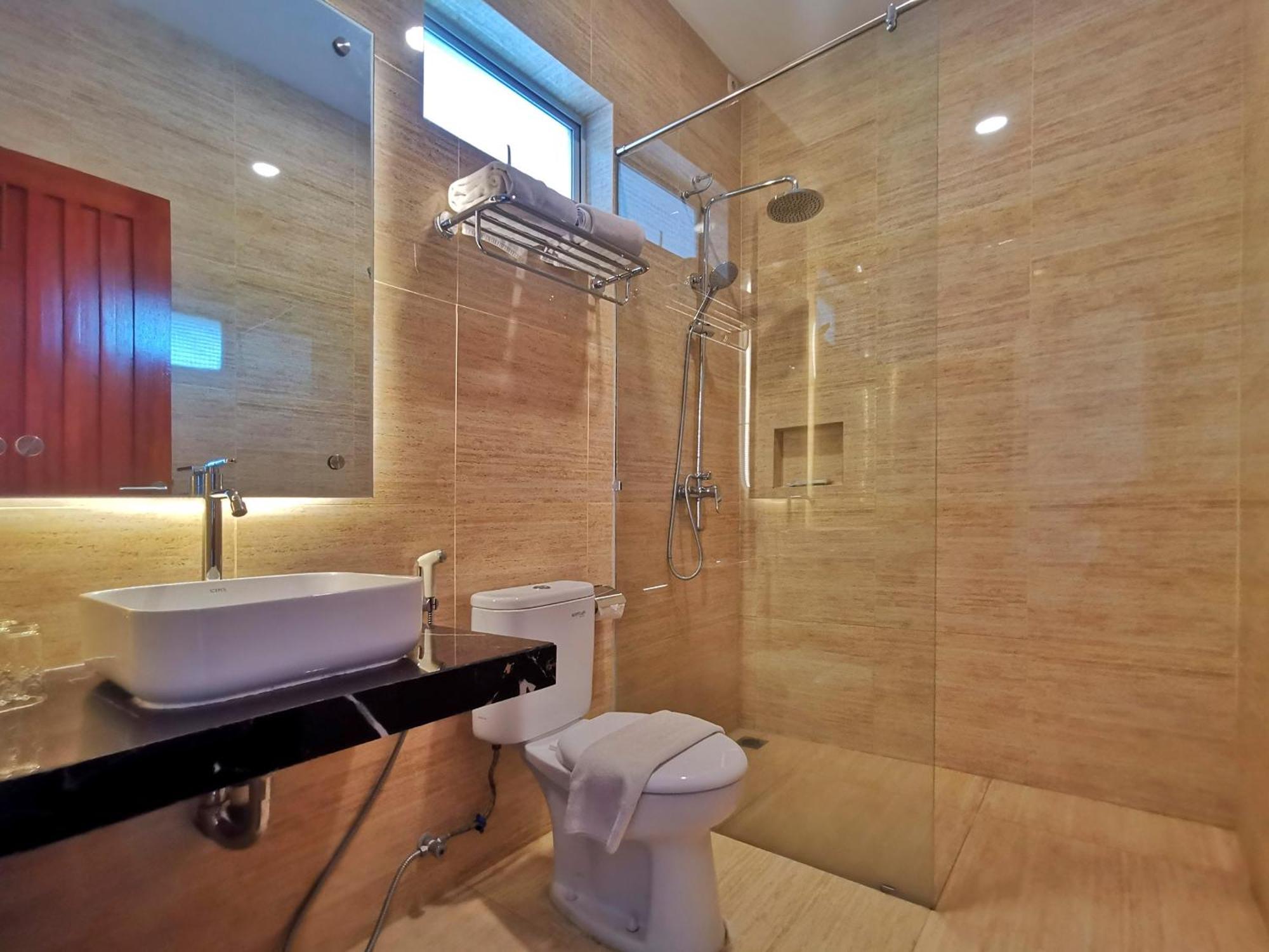 Bukit Indah Doda Hotel & Resorts 팔루 외부 사진