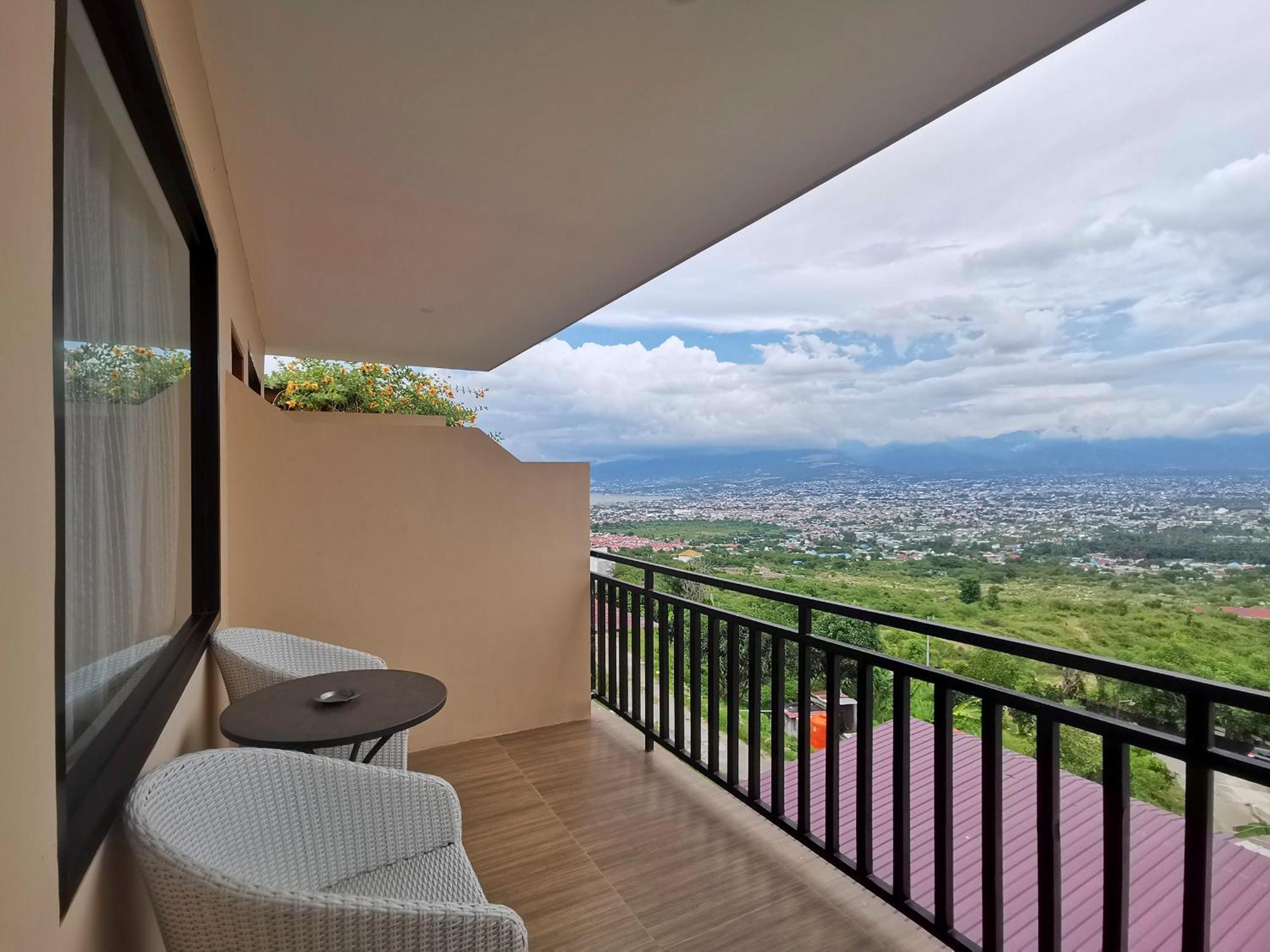 Bukit Indah Doda Hotel & Resorts 팔루 외부 사진